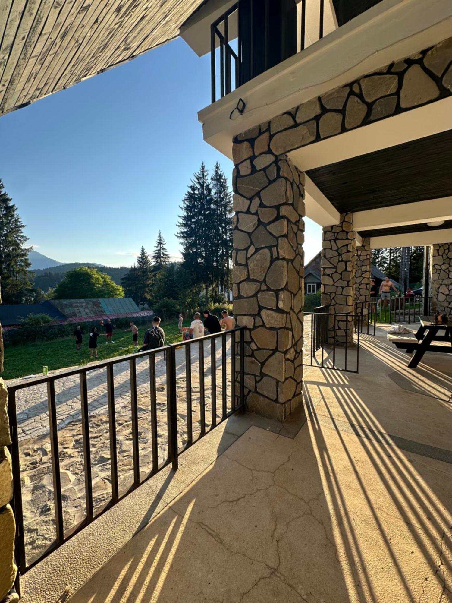 Pine Peak Apartments Predeal Exterior photo